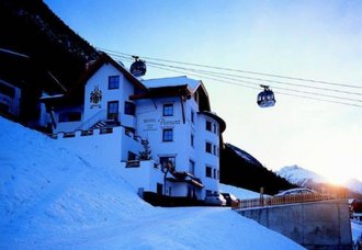 Unser Hotel in Ischgl führen wir mit viel persönlichem Engagement,...